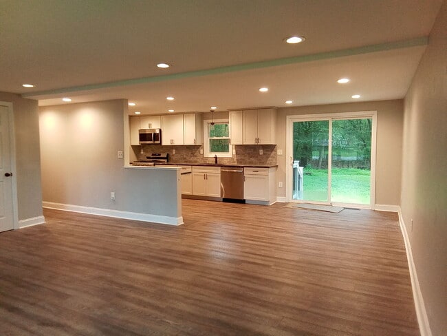 Building Photo - 3 Bedroom - 2 Bath Rancher on Two Acres