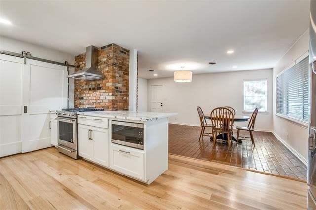 Building Photo - 5831 Elderwood Dr