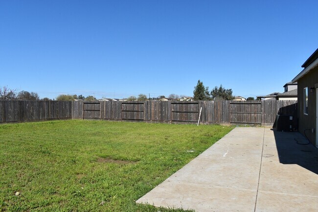 Building Photo - 31 Medieval St