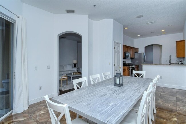 Building Photo - 8363 Miramar Way