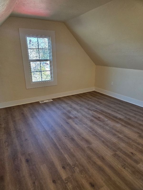 Building Photo - 415 W Oakland St