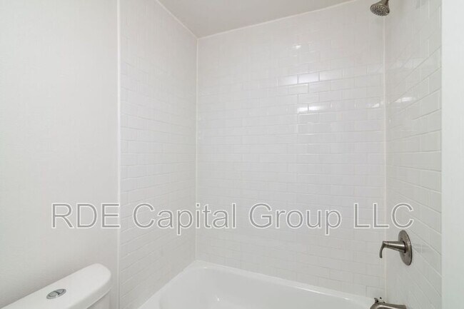 Building Photo - 2722 Throckmorton St