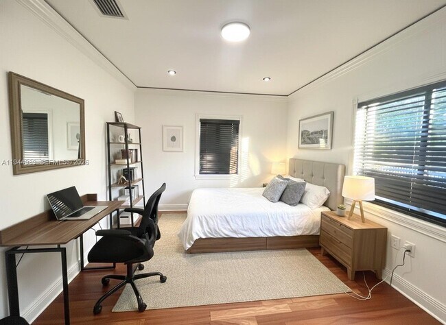 Building Photo - 3069 SW 21st St