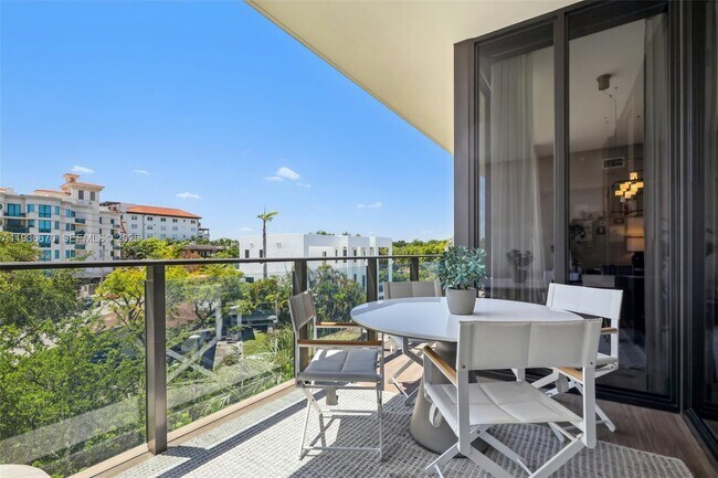 Building Photo - 3581 E Glencoe St