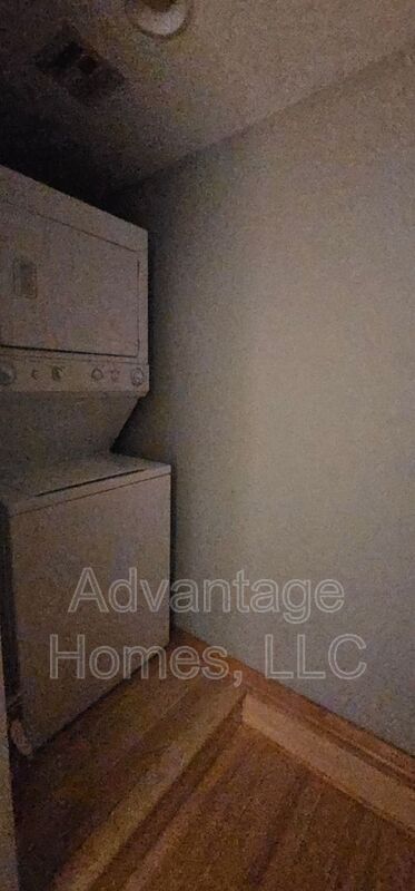 Building Photo - 3804 Roanoke Rd