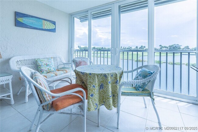 Building Photo - 5596 NE Gulfstream Way