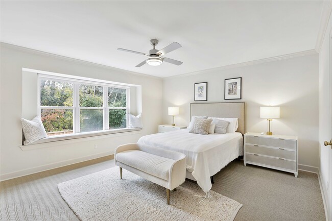 Building Photo - 3139 Bissonnet St