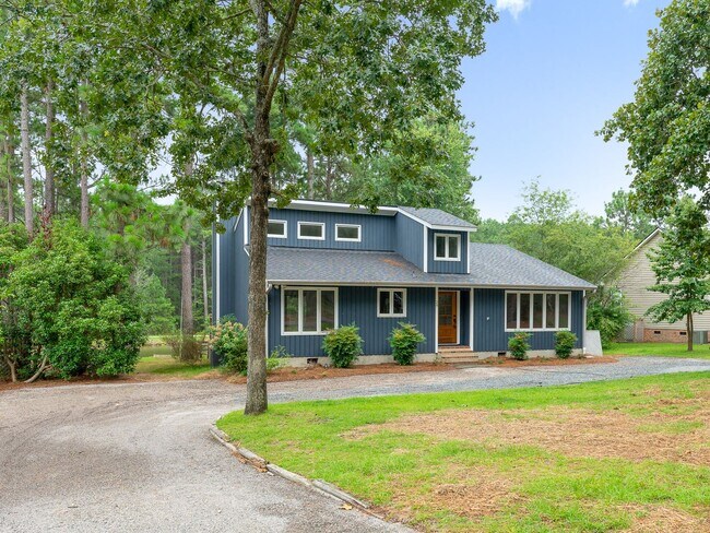 Building Photo - Waterfront Home in Carolina Lakes!