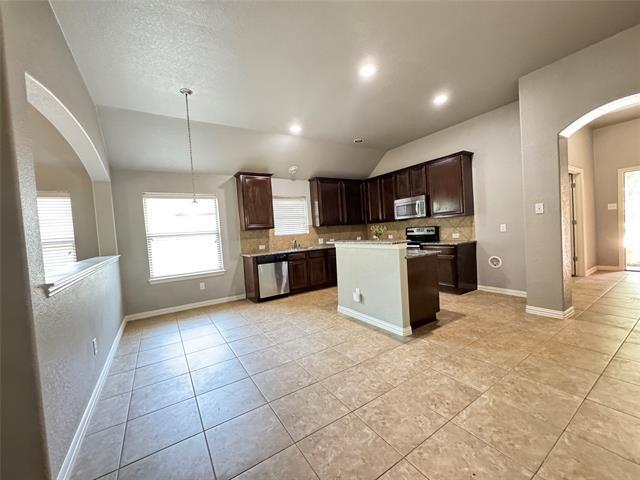 Building Photo - 6440 Parkstone Way