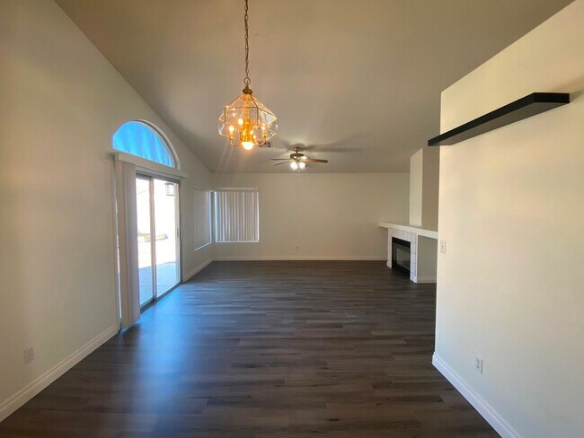 Building Photo - 8029 Sierra Largo Dr