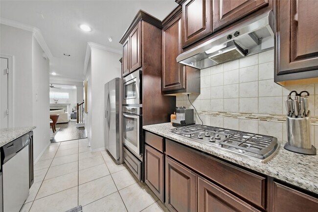 Building Photo - 5309 Larkin St