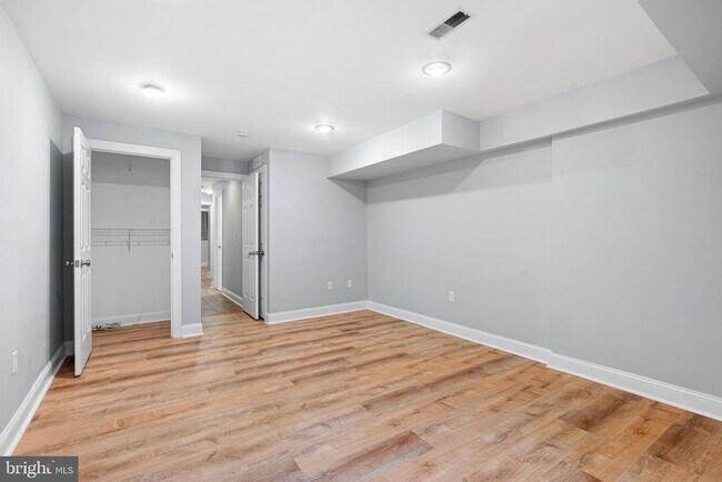 Building Photo - 2339 Catharine St