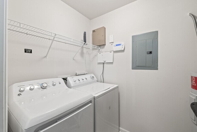 Building Photo - Prime Ballantyne Living: 2-Bedroom, 2-Bath Condo