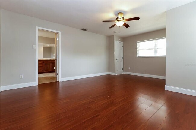 Building Photo - 104 Ramona Cir