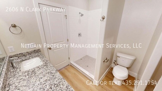 Building Photo - 2606 N Clark Pkwy