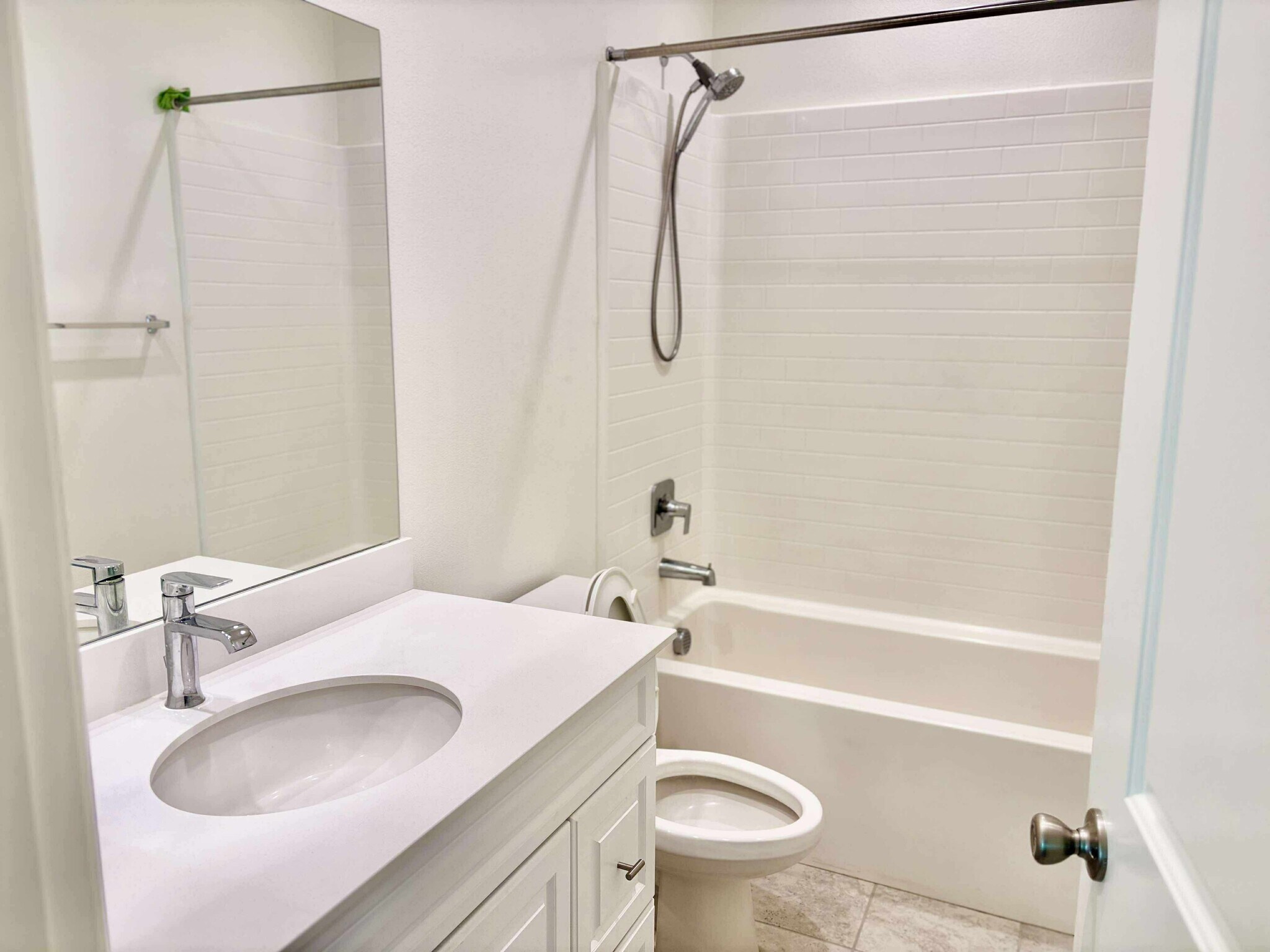 Building Photo - 8906 Jasmine Dr