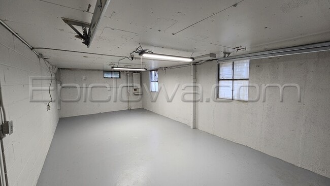 Building Photo - 1510 14th Ave SW