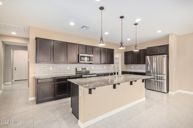 Building Photo - 8451 S 164th Dr
