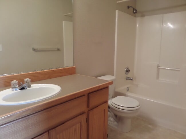 Building Photo - Spacious 3BR Ranch in Desirable La Center Area