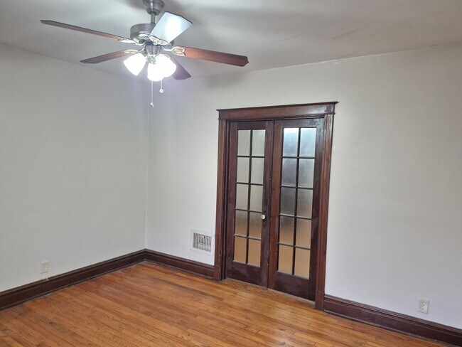 Building Photo - 5109 S Broadway