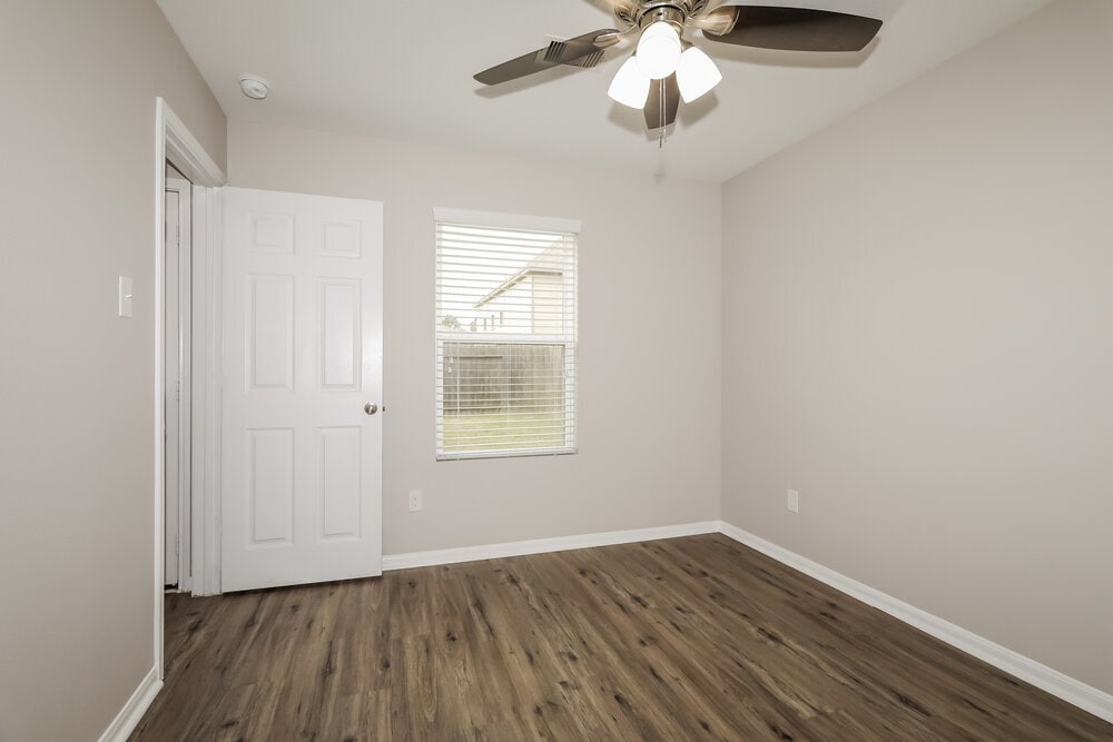 Building Photo - 9943 Chimney Swift Ln