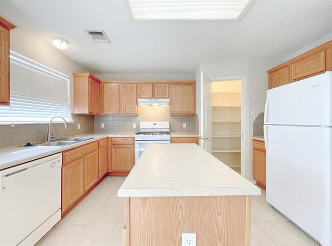 Building Photo - 11313 Los Comancheros Rd