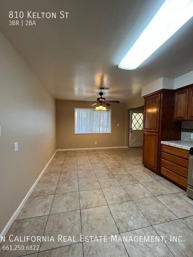 Building Photo - 810 Kelton St