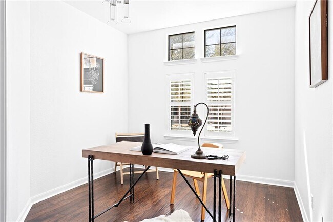 Building Photo - 6820 Barstow Ct