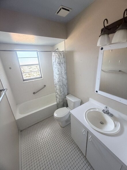 Building Photo - 708 SE 47th St