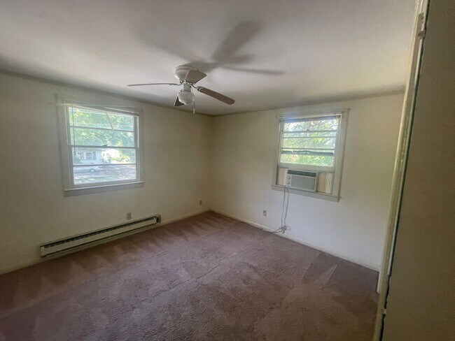 Building Photo - 3 Bedroom Duplex