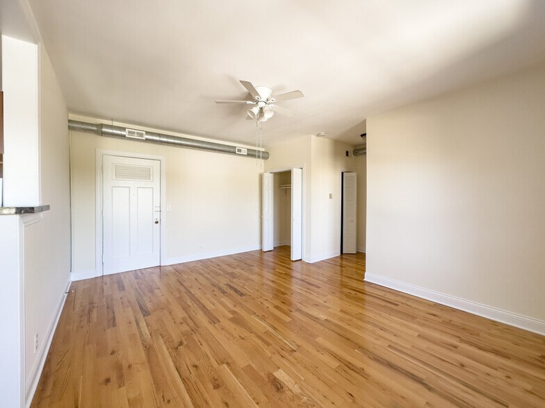 Building Photo - 385 Park Ave