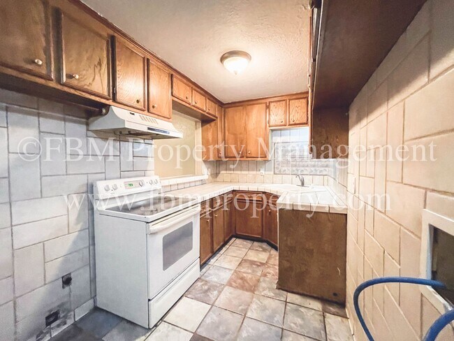 Building Photo - 2534 W Sycamore Ave - 2 Bedroom, 1 Bathroom Apartment Home in Corsicana, TX