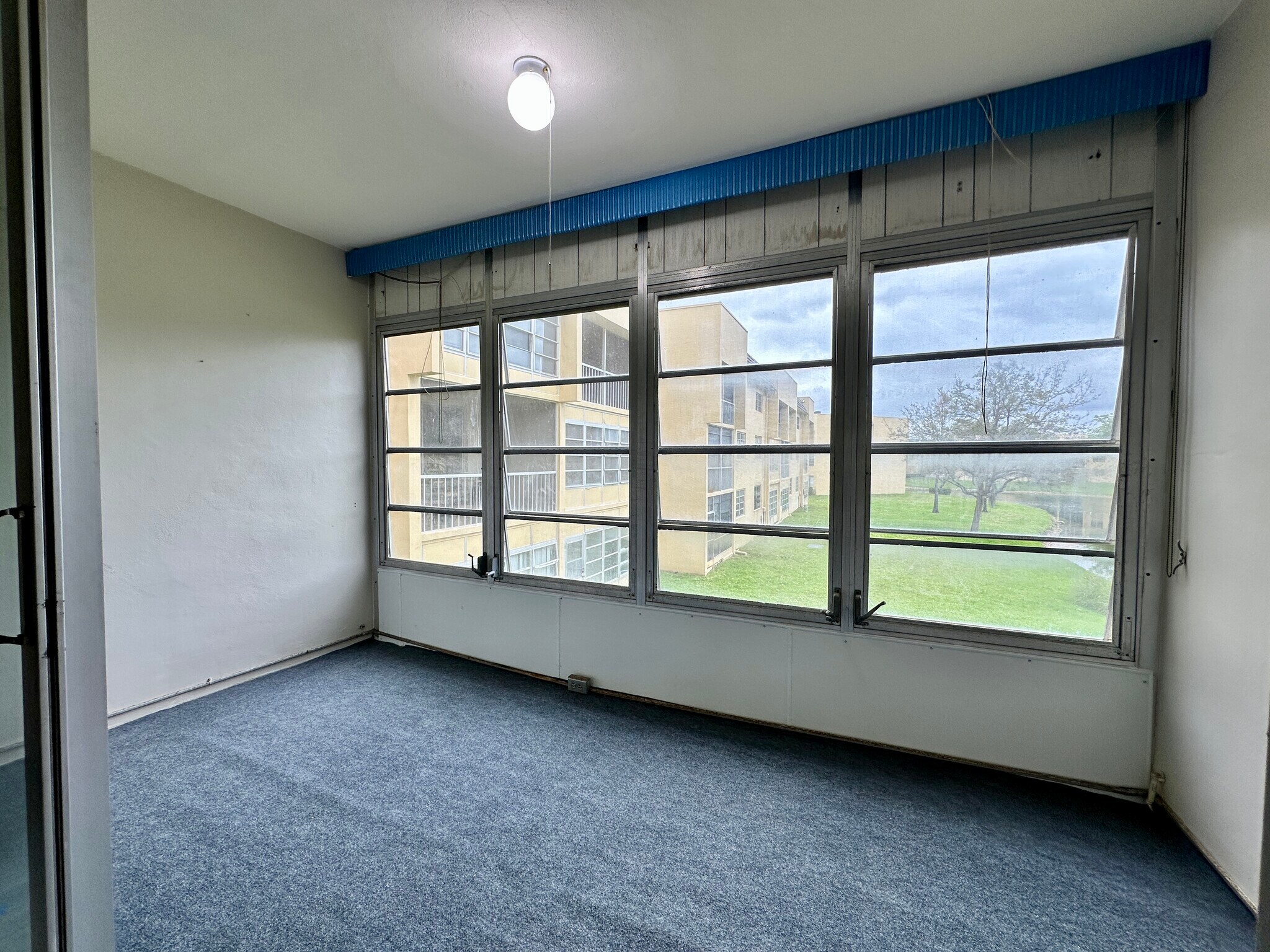 Building Photo - 6020 NW 64th Ave