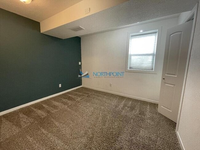 Building Photo - 4 bedrooms, 3 baths gorgeous Parkville home