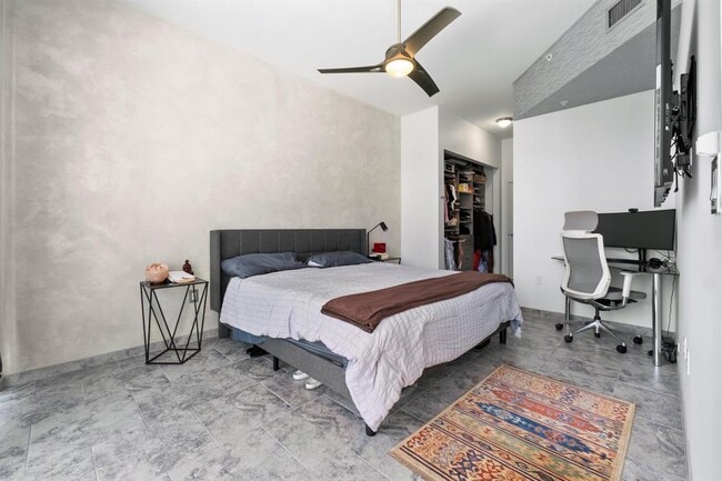 Building Photo - 360 Nueces St