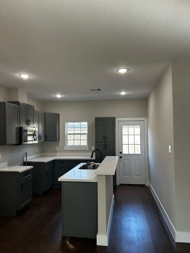 Building Photo - 704 Avenue I