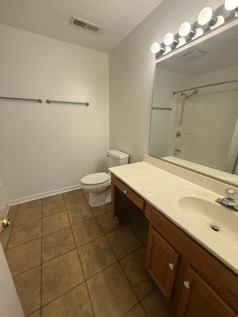 Building Photo - 1740 Country Meadows Dr