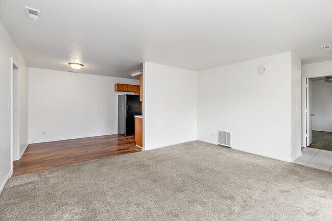 Building Photo - 1555 Perry Ct
