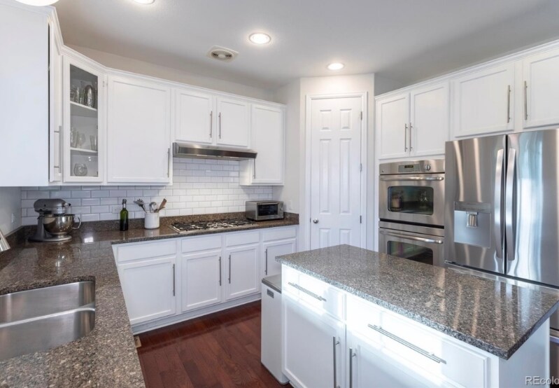 Building Photo - 651 Tiger Lily Way