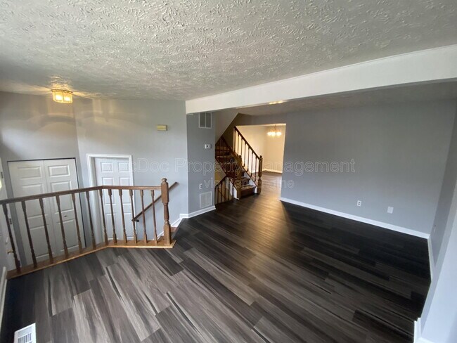 Building Photo - 300 Cross Ridge Ct