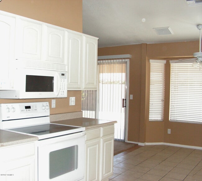 Building Photo - 6725 W Brown St