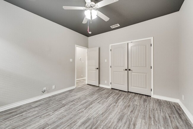 Building Photo - 1808 Big Easy St