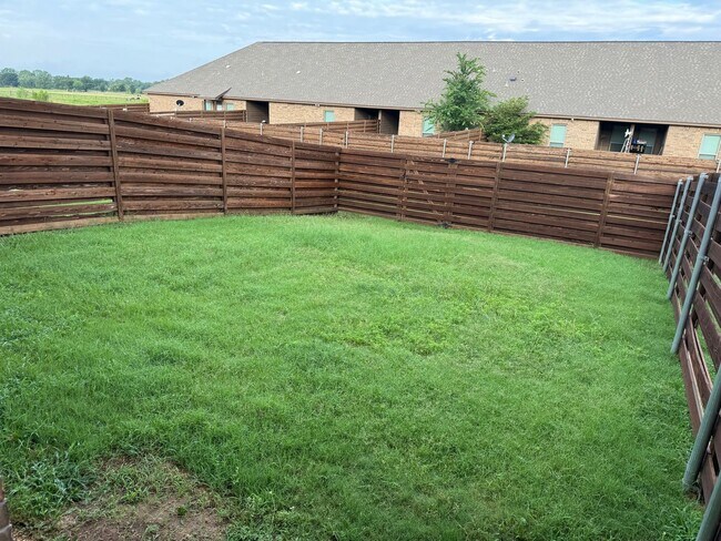 Building Photo - 2/2 NO WATER BILL - LAWN INCLUDED!! BROCK ISD