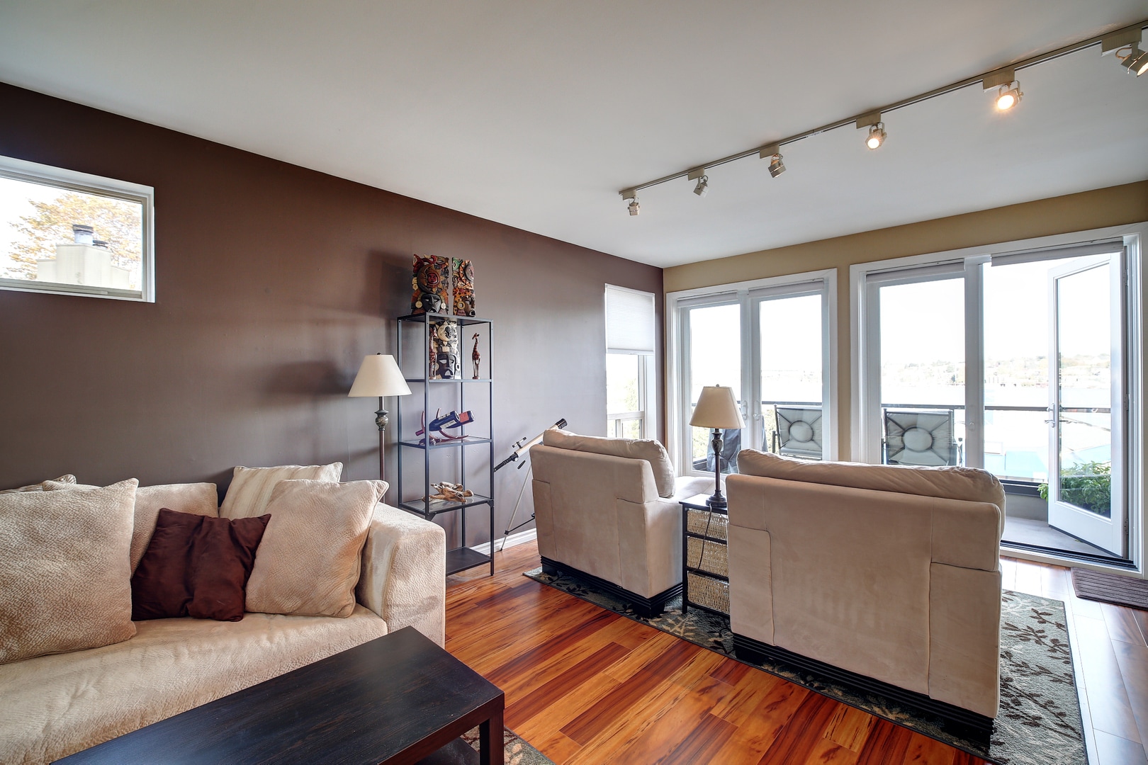 Building Photo - Great Priced Westlake Condo with Electric ...