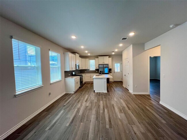 Building Photo - 2907 Salvidar Bend