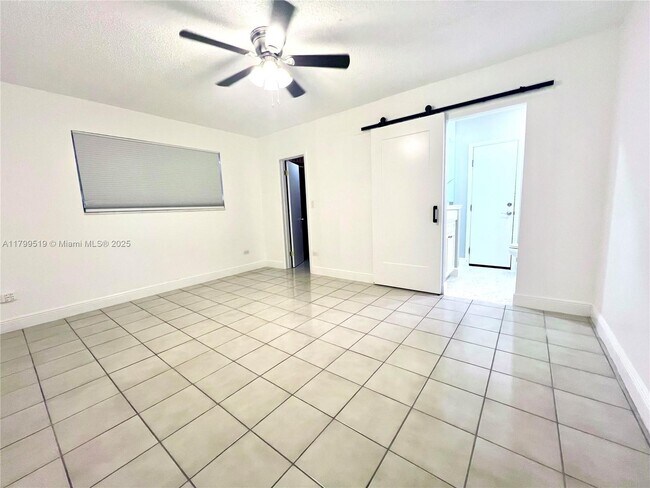 Building Photo - 1710 SW 98th Ct