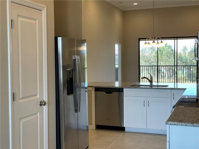 Building Photo - 13823 Messina Loop