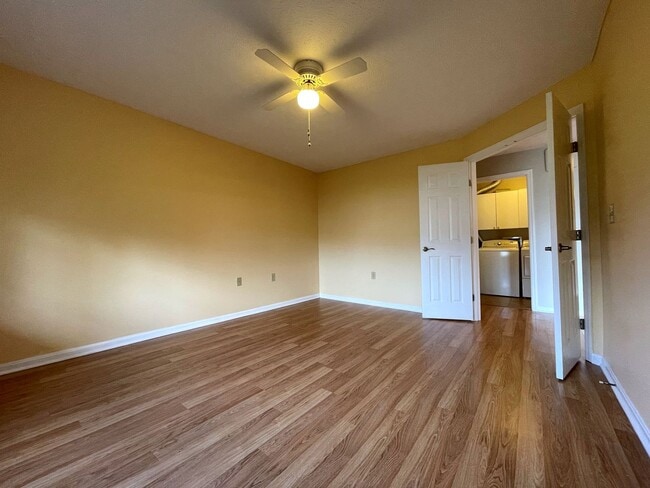 Building Photo - 6775 Meadow Creek Dr