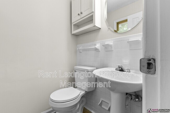 Building Photo - 3330 Tisdale Dr