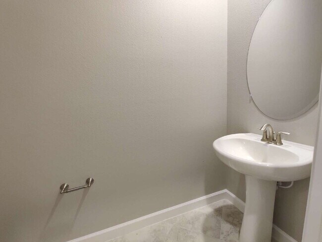 Building Photo - 23244 Willow Glen Way